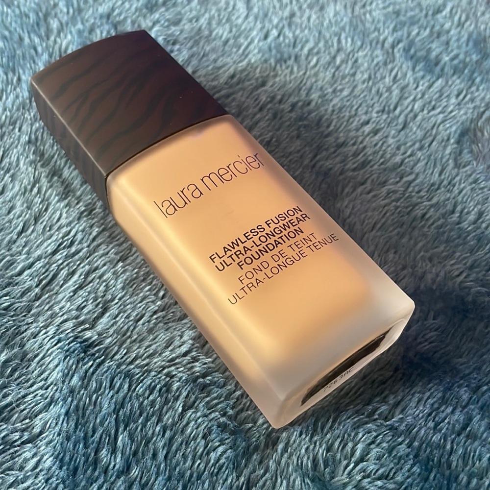 Laura Mercier Flawlwss Fusion Ultra longwear - 3N1 (Buff)